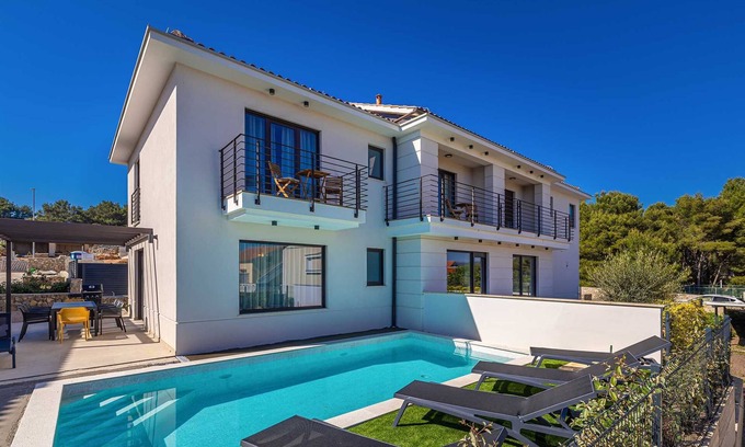 Krk Casa | Holiday house FRA&LA with private pool
