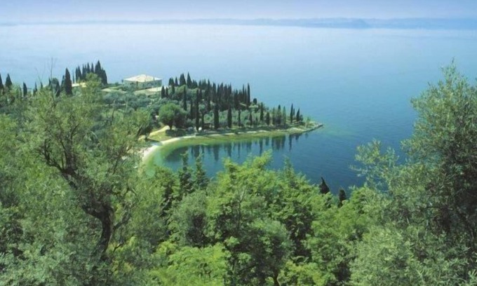 Garda Casa | Holiday house Garda for 1 - 13 persons with 6 bedrooms - Holiday home