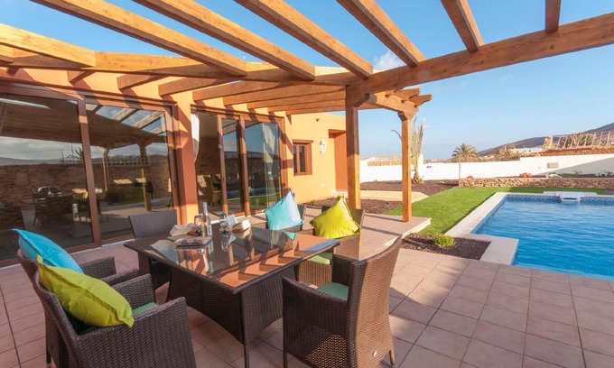 Tuineje Casa | Holiday house Giniginamar for 1 - 6 persons with 3 bedrooms - Holiday home
