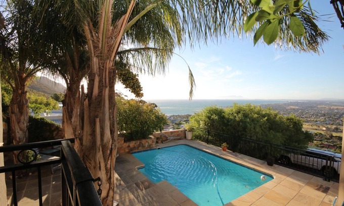 Mountainside Casa | Casa de vacaciones Gordons Bay para 8 - 16 personas con 6 dormitorios - Casa de vacaciones