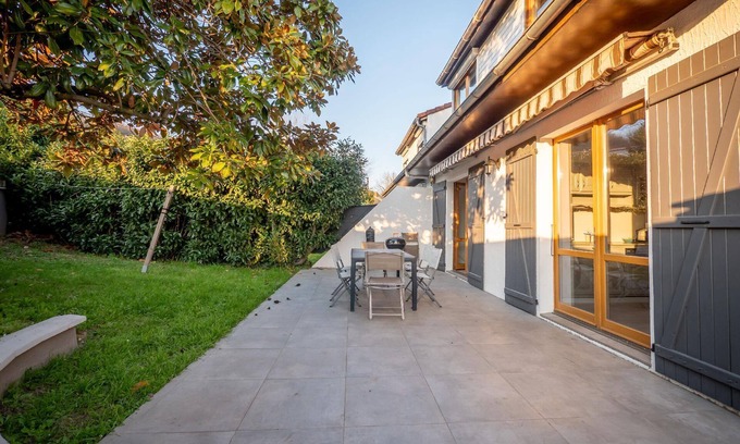 Grigny Casa | Casa de vacaciones Grigny para 1 - 8 personas con 4 dormitorios - Casa adosada