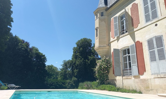 Mussy-sur-Seine Otro | Castillo en Champagne, apartamentos de lujo y baratos, uno privado a un grupo / familia