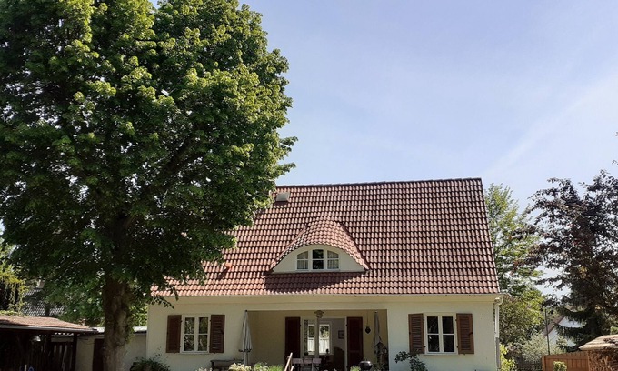 Potsdam Cabaña | Casa de vacaciones en el verde norte de Potsdam con un gran jardín