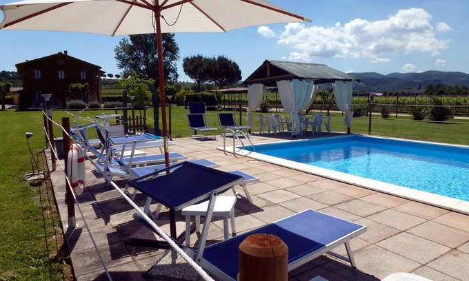 Torgiano Casa | Casa de vacaciones con piscina privada y toda jardín cerca de Asís. WI-FI