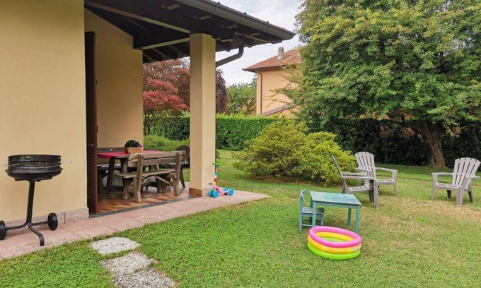 Travedona-Monate Casa | Casa de vacaciones Travedona Monate para 1 - 8 personas con 4 dormitorios - Casa de vacaciones