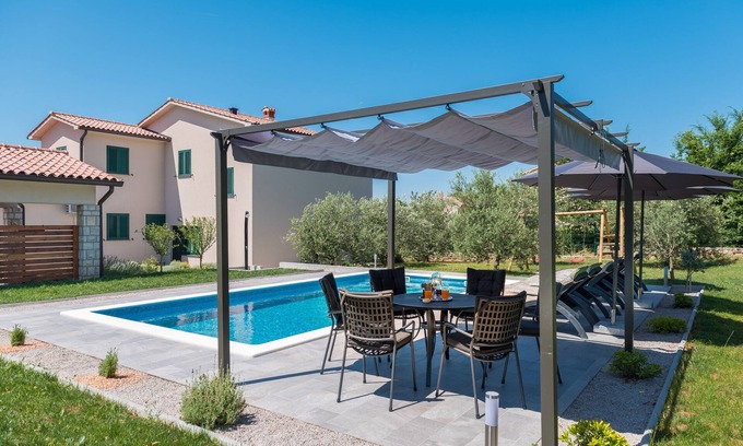 Presika Apartamento | Casa de vacaciones OLIVE GROVE con piscina y jardín, 3 camas, 1 baño, capacidad para 6 personas