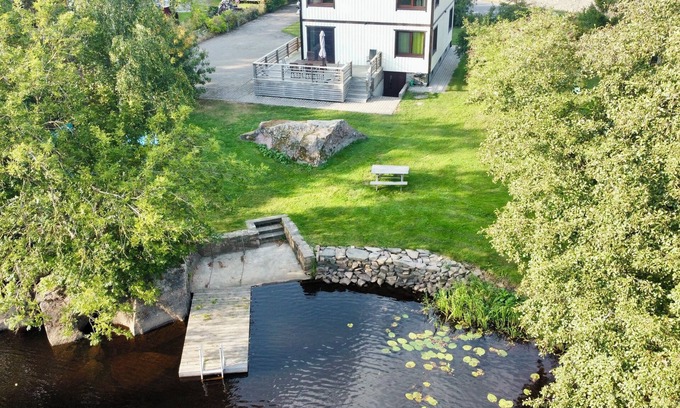 Moholm Casa | Casa de vacaciones a orillas del río