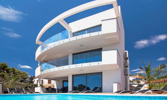 Premantura Casa | Casa de vacaciones Premantura para 1 - 12 personas con 6 dormitorios - Casa adosada