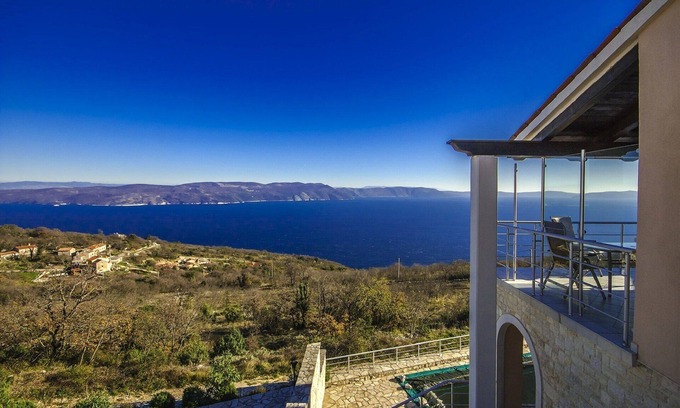 Ripenda Kosi Casa | Casa de vacaciones con fantásticas vistas al mar y piscina. Oferta de primavera del 27. 4.-19. quinto