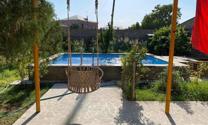 Vagharshapat Casa | Holiday house with pool / Дом отдыха с бассейном