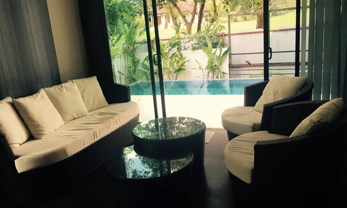 Kathu Casa | Casa de vacaciones con piscina justo al lado de calles en el campo de golf