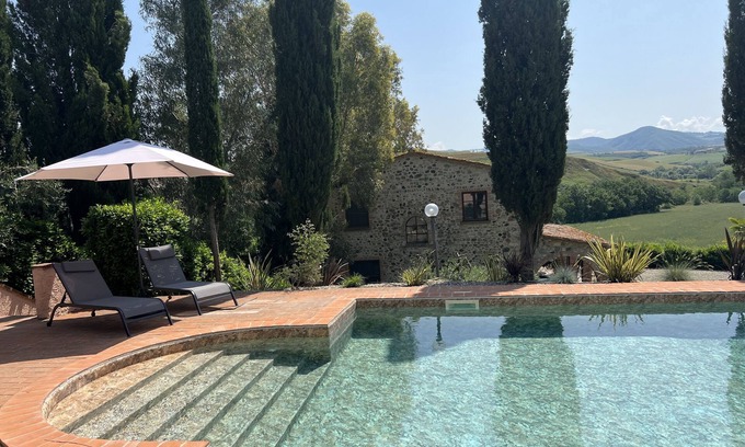 Volterra Casa | Villa con piscina privada y jardín cerrado