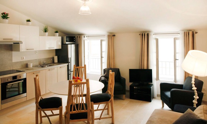 Arles City Centre Apartamento | Apartamento Theatre Antique 1