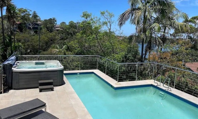 Northwood Casa | Holiday in this beautiful harbourside retreat.