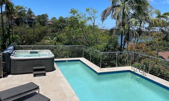 Northwood Casa | Holiday in this beautiful harbourside retreat.