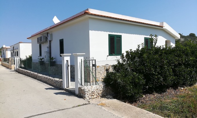 Chiesiola Villa | Vacaciones en Cottage N ° 9 Giovanna Disanti, rodeado de zonas verdes en Gargano aVieste