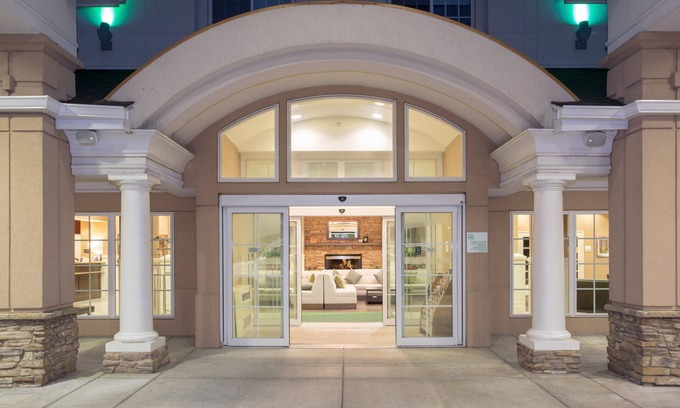 Southeast Colorado Springs Hotel | Holiday Inn Colorado Springs Airport by IHG