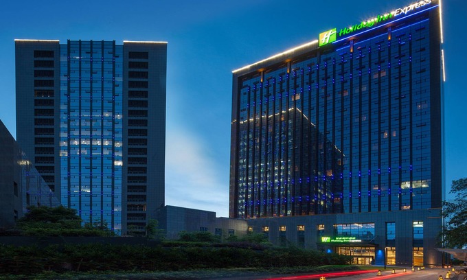 Xihu Hotel | Holiday Inn Express Hangzhou Huanglong, an IHG Hotel