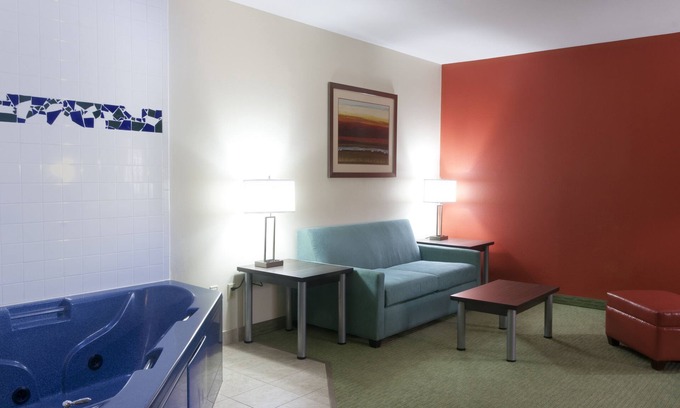 Brownsville Hotel | Holiday Inn Express Hotel & Suites Brownsville by IHG