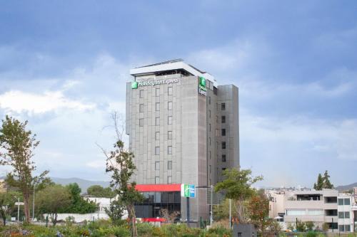 Ciudad Satelite Hotel | Holiday Inn Express Mexico City Satelite by IHG