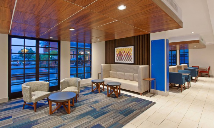 Scripps Ranch Hotel | Holiday Inn Express Mira Mesa-San Diego by IHG