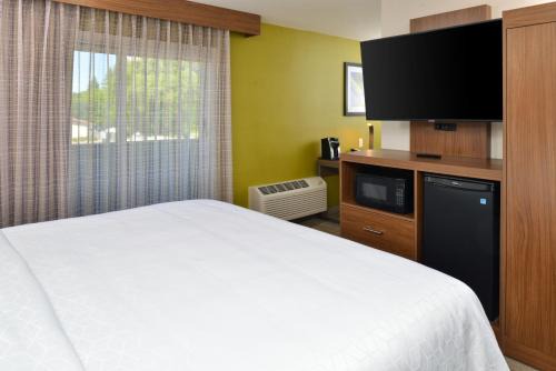 Santa Rosa Hotel | Holiday Inn Express - Santa Rosa North by IHG