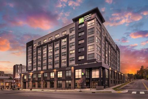 West End Hotel | Holiday Inn Express & Suites Nashville West End - Univ Area by IHG