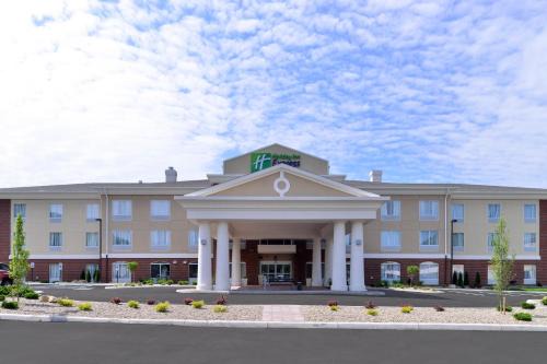 Ironton Hotel | Holiday Inn Express & Suites Ironton by IHG
