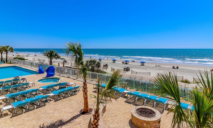 Surfside Beach Complejo | Holiday Inn Resort Oceanfront at Surfside Beach by IHG