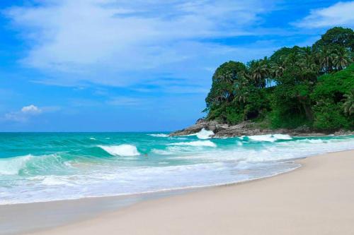 Cherngtalay Hotel | Holiday Inn Resort Phuket Surin Beach by IHG