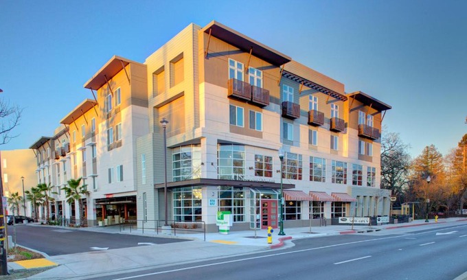 Windsor Hotel | Holiday Inn Windsor - Wine Country by IHG