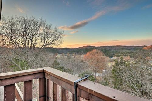Eureka Springs Casa | Holiday Island Escape with Panoramic Lake Views
