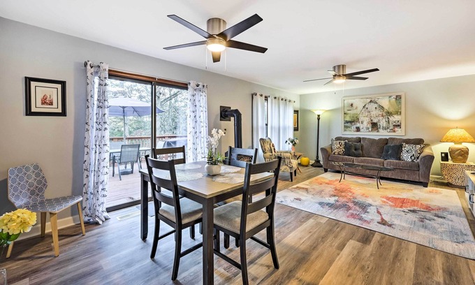 Eureka Springs Casa | Holiday Island Home: Mountain View + Hot Tub!