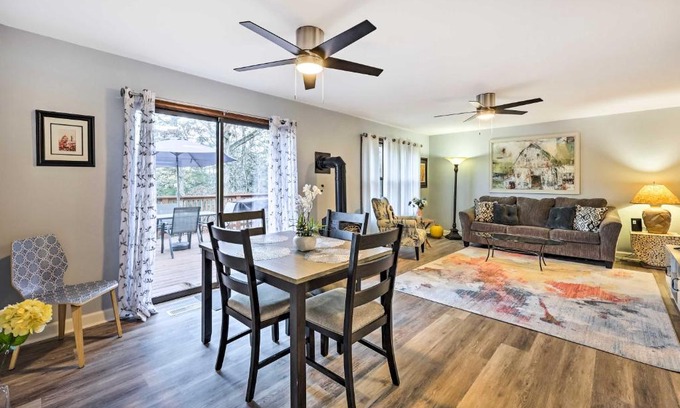 Eureka Springs Casa | Holiday Island Home Mountain View and Hot Tub!