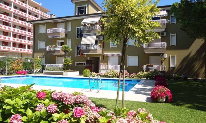 Porto Santa Margherita Apartamento | Apartamento vacacional en una pequeña residencia con piscina cerca del mar y en la zona peatonal