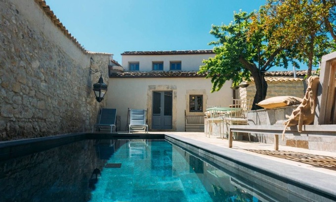 Palazzolo Acreide Historic Centre Villa | Alquiler de vacaciones Italia, sicilia, Palazzolo Acreide, en la ciudad, piscina, aire acondicionado, Wi-Fi, villa para alquilar para alquilar sicilia