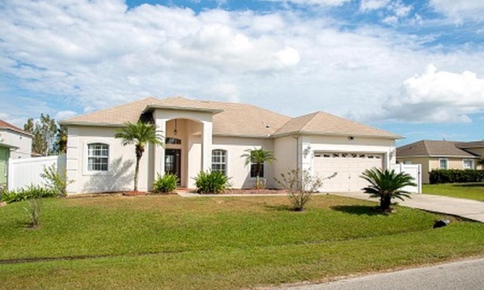 Poinciana Casa | Holiday Rest