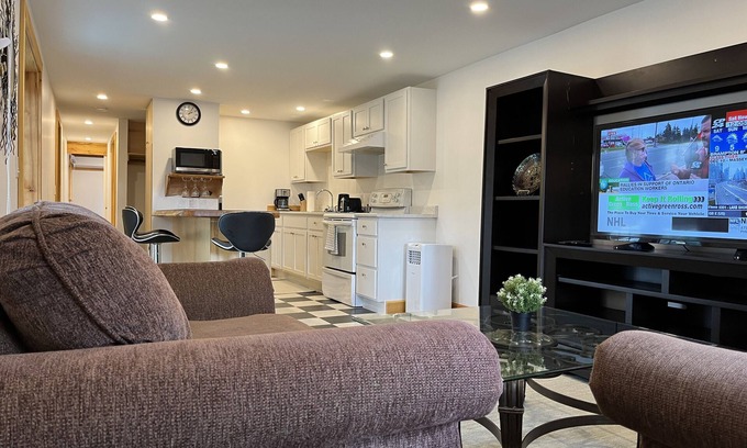 Westville Casa | Holiday Town Home - Westville