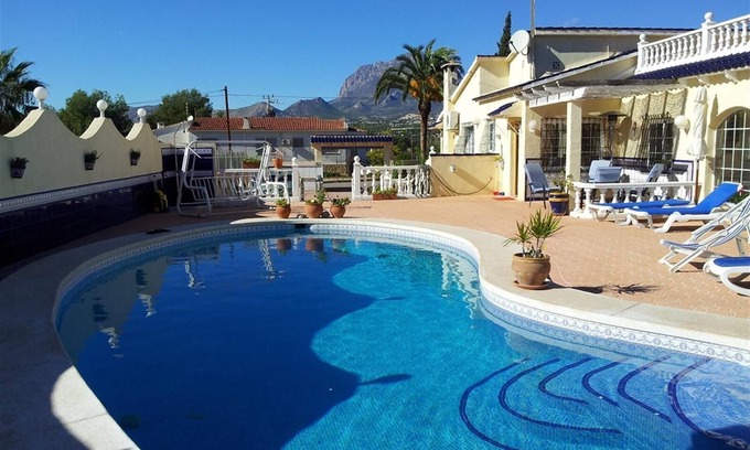 Benidorm Villa | "Holiday villa Albir - Alfaz del Pi" con vistas a la montaña, piscina, A/A y Wi-Fi