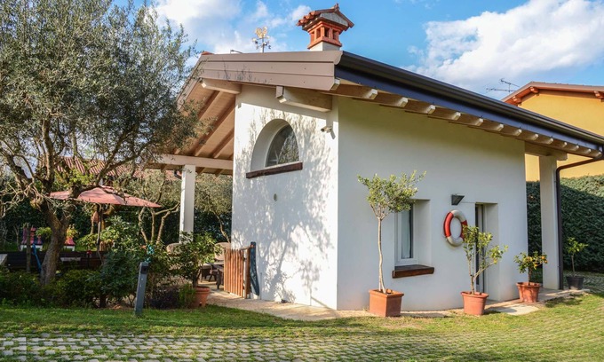 Monte Villa | Holiday Villa Garda-Lake Caprapanca, en el campo y muy cerca del lago