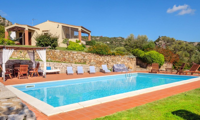 Arzachena Complejo | Villa "Parco Villa delle Aie" con Wi-Fi, A/C, piscina, jardín y terraza; admite mascotas