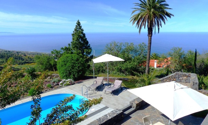 Tijarafe Villa | Villa de vacaciones, entorno privado, tranquilidad, recreación, vistas al mar, campo, piscina climatizada,