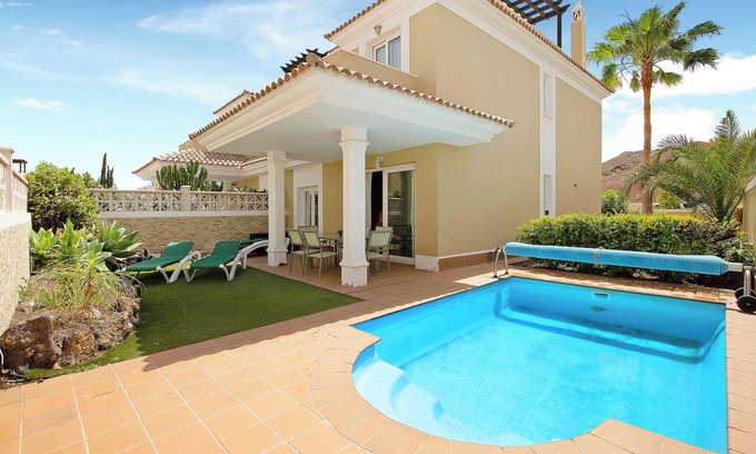 Geafond Villa | Villa vacacional 'Villa Solymar' con vistas al mar, piscina privada y Wi-Fi.