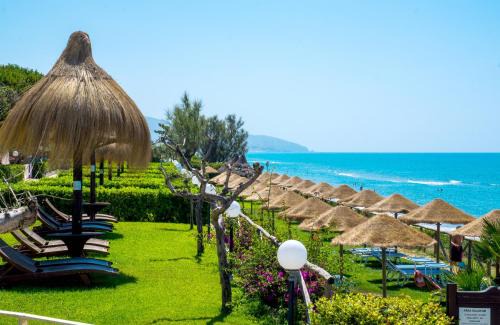 Fondi Complejo | Holiday Village