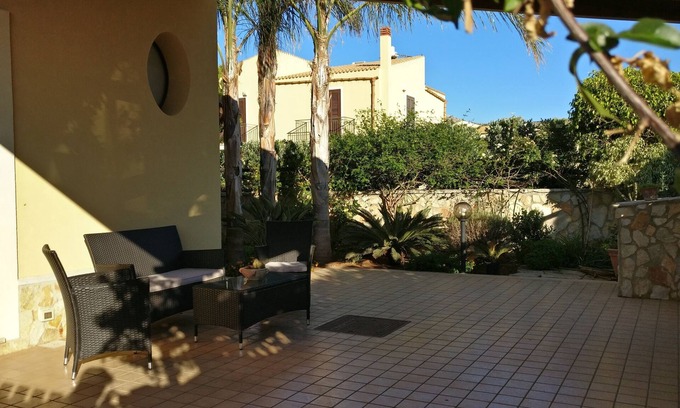 Custonaci Villa | ALQUILO CASA EN LUGAR 'cornino