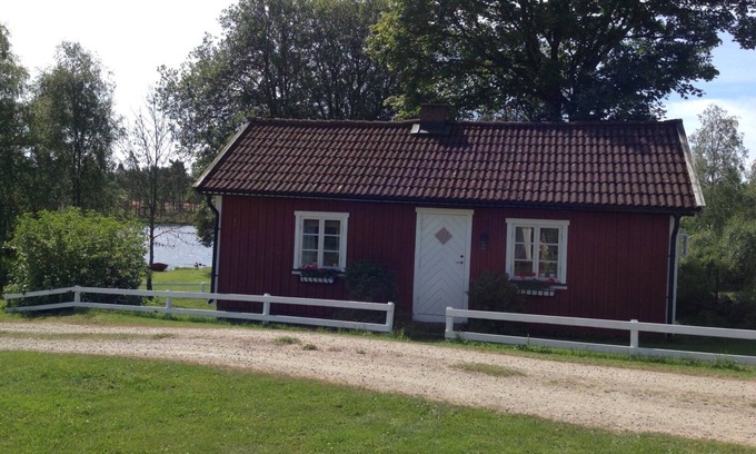 Tvarred Casa | Holidays at the lake in southern Sweden with a boat