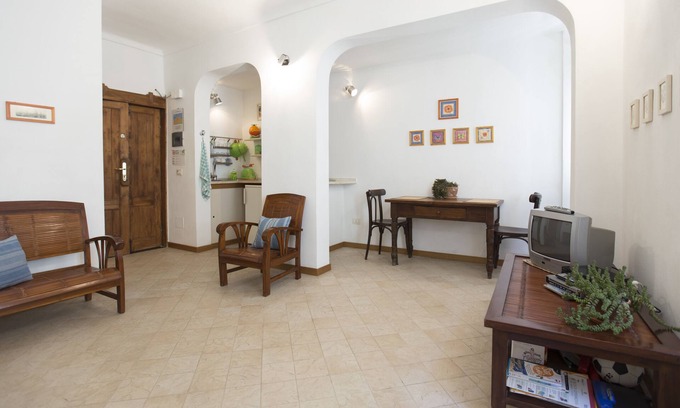 Alghero City Centre Apartamento | FIESTA EN ALGHERO - Tarjeta de hospitalidad (Cod. IUN P0350)