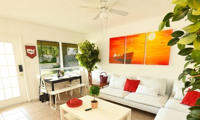 Poinciana Park Apartamento | Holidays Sale | 20-40% discounts | Beach 6min | Downtown 4min