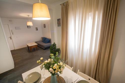 San Felipe Neri Apartamento | Holidays2Malaga Alta City center Renovated 2 bedrooms apartment WiFi