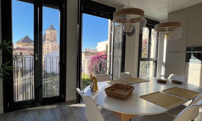 San Felipe Neri Apartamento | Holidays2Malaga Alta Downtown Pool Paddle and Parking New building